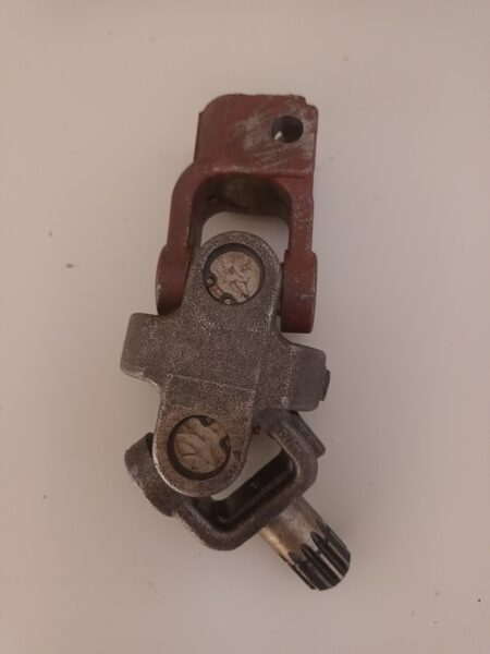 Stūres krustiņš, stūrei ar hidrocilindru 