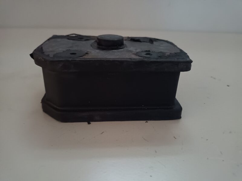 Amortizators dzinējam