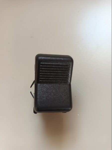  Slēdzis (bez apzīmējuma)