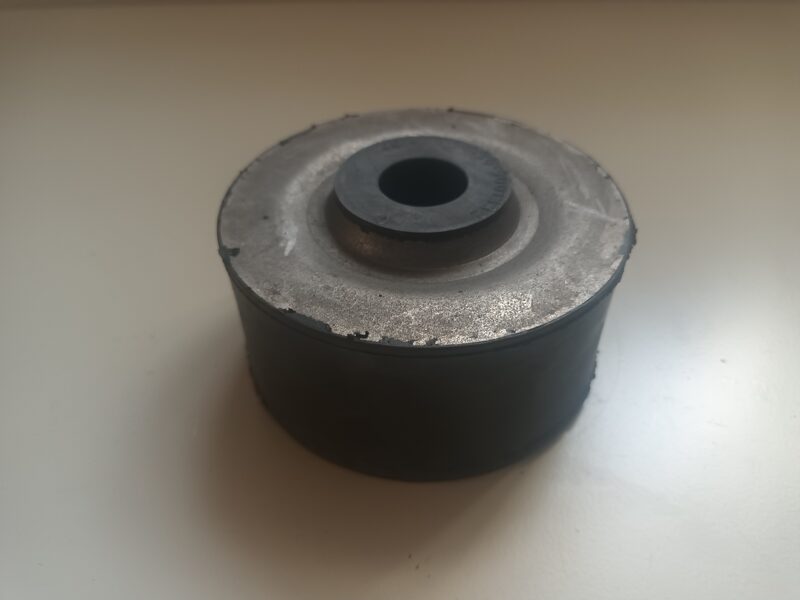 Atbalsta spilvens MK (augš.)