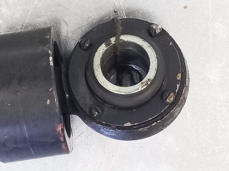 C63 stūres cilindrs (oriģ.)